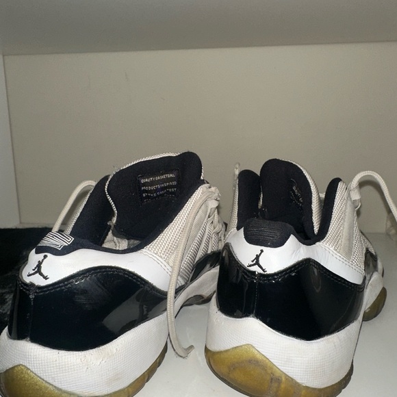 Women’s Jordan’s - Picture 4 of 7